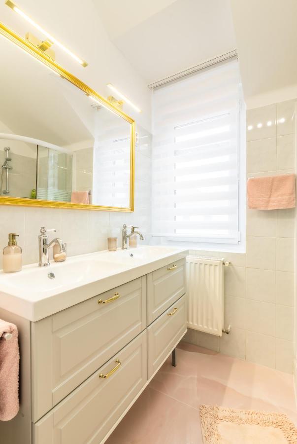 Monarchia Apartman Pearl Mosonmagyaróvár Exterior foto